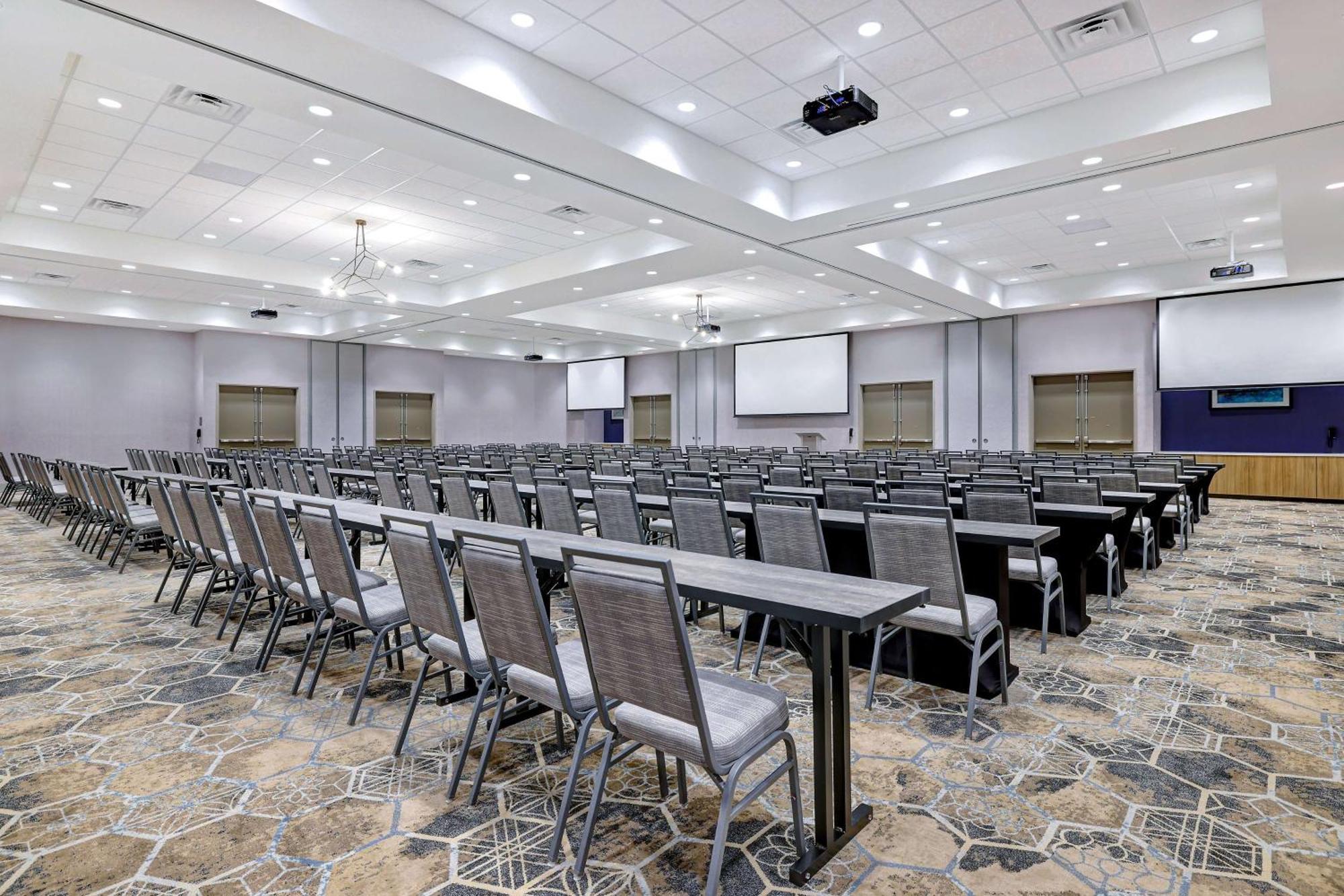 Hilton Garden Inn סידר רפידס מראה חיצוני תמונה