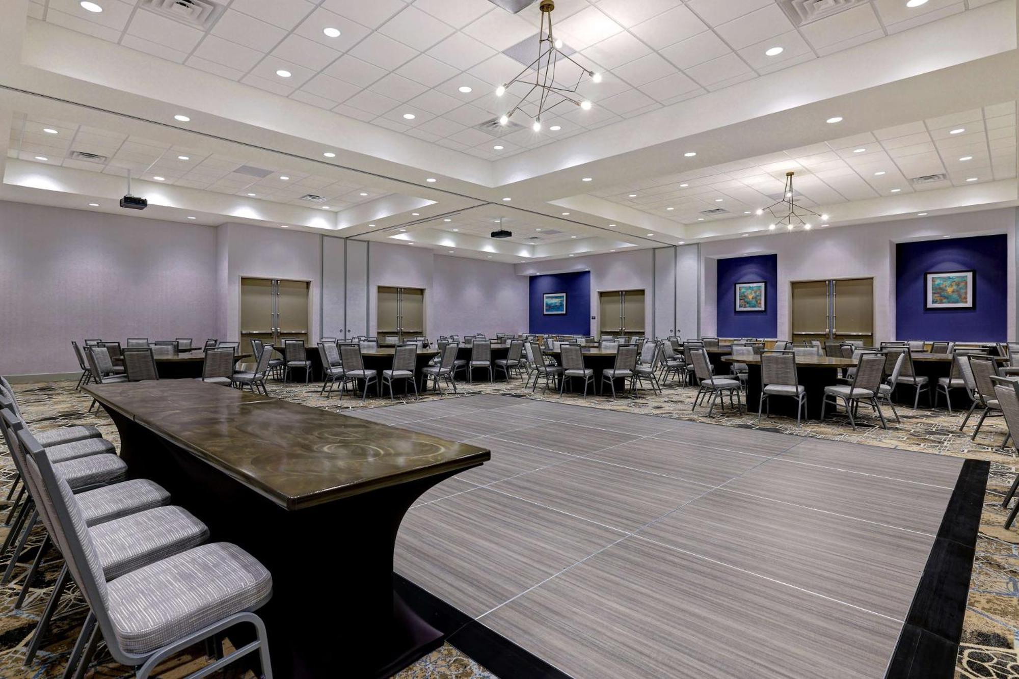 Hilton Garden Inn סידר רפידס מראה חיצוני תמונה