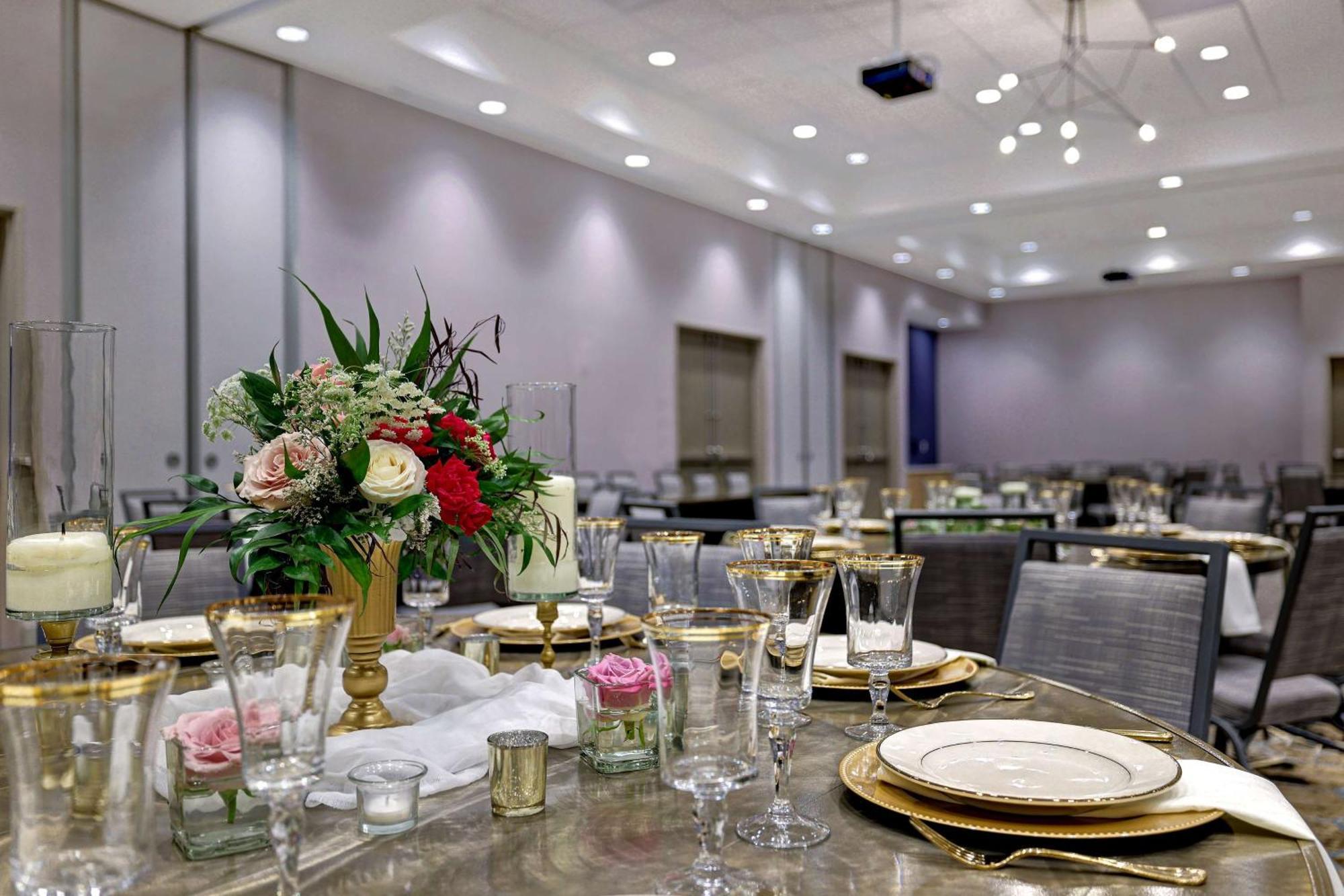 Hilton Garden Inn סידר רפידס מראה חיצוני תמונה