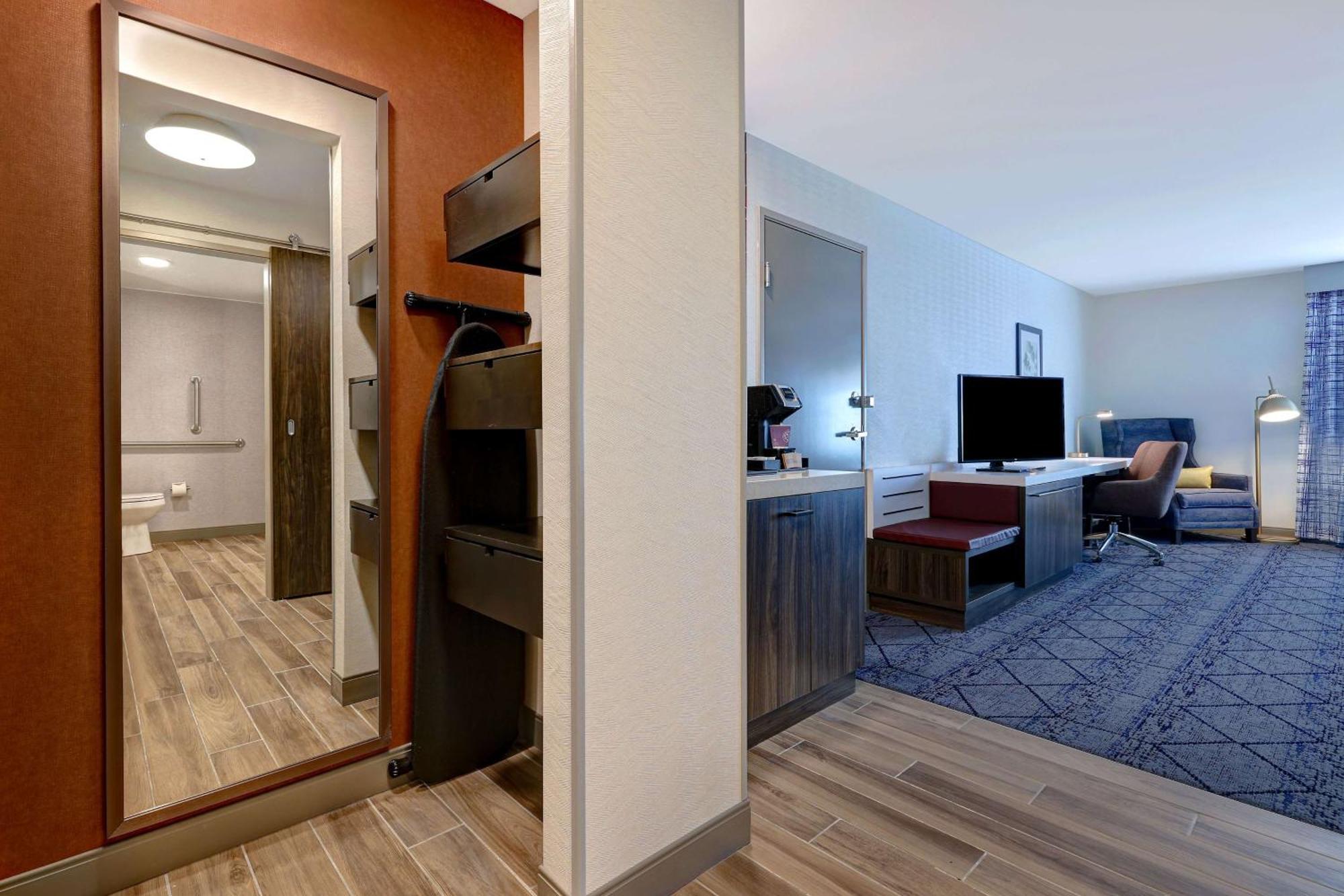 Hilton Garden Inn סידר רפידס מראה חיצוני תמונה