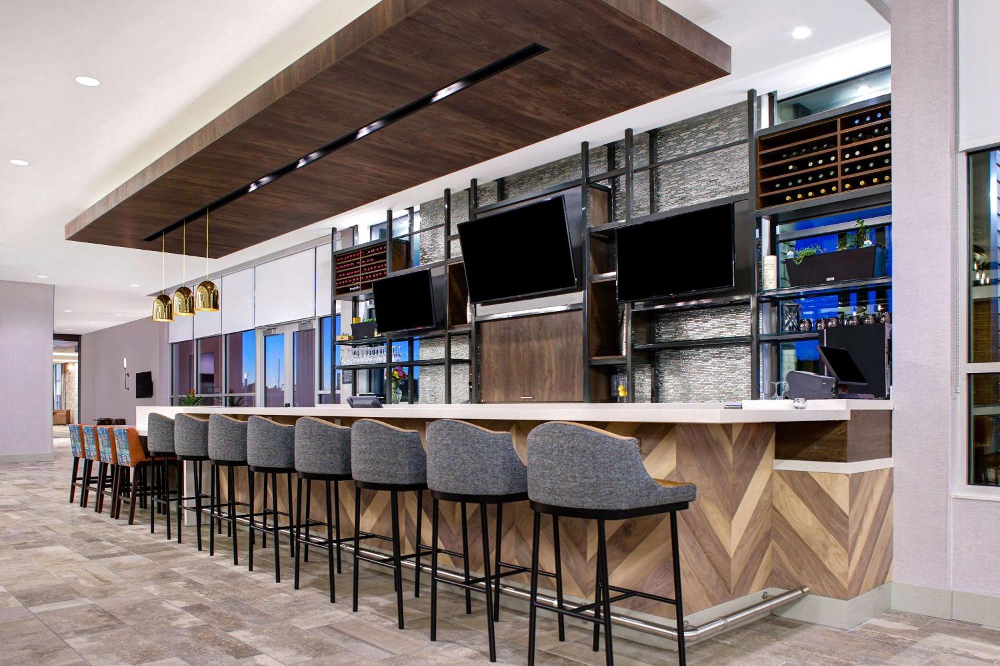 Hilton Garden Inn סידר רפידס מראה חיצוני תמונה