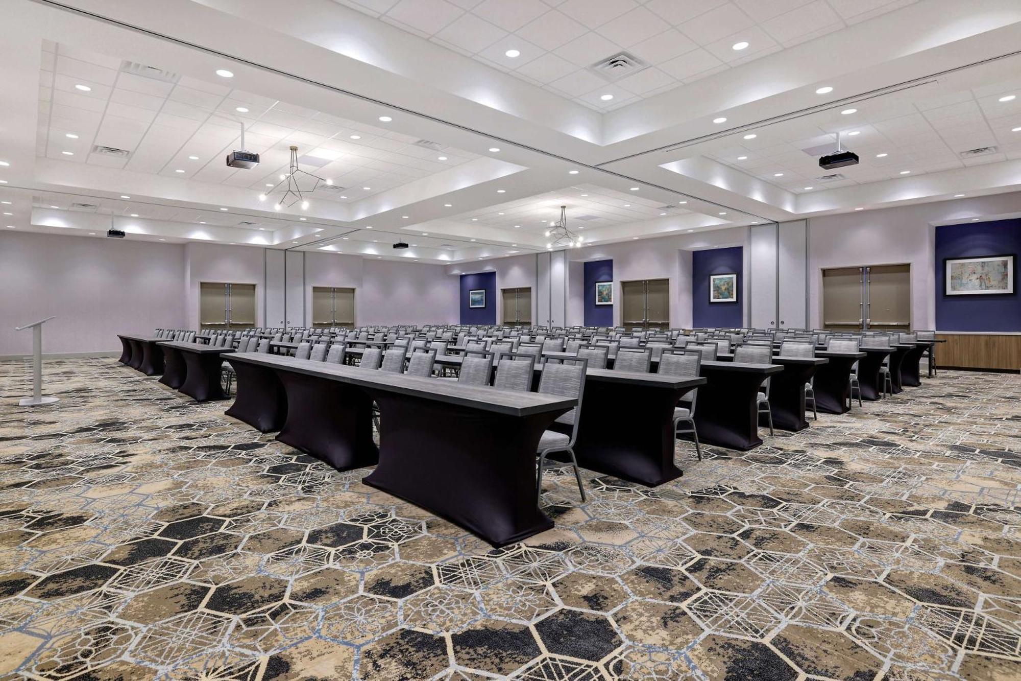 Hilton Garden Inn סידר רפידס מראה חיצוני תמונה