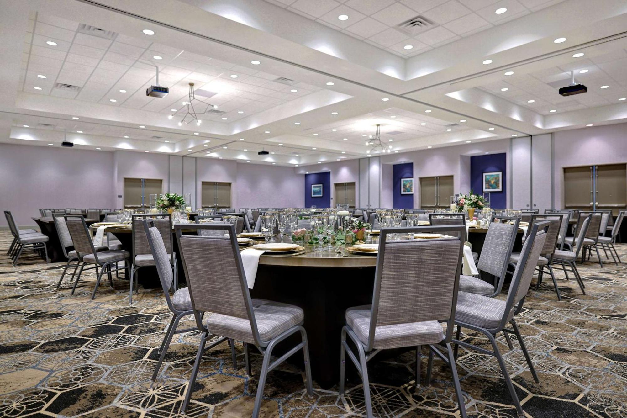 Hilton Garden Inn סידר רפידס מראה חיצוני תמונה