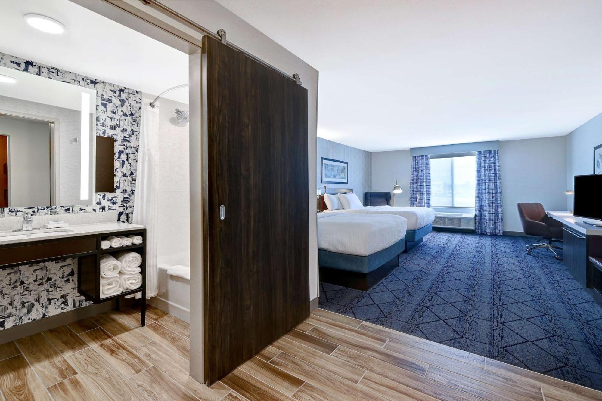 Hilton Garden Inn סידר רפידס מראה חיצוני תמונה